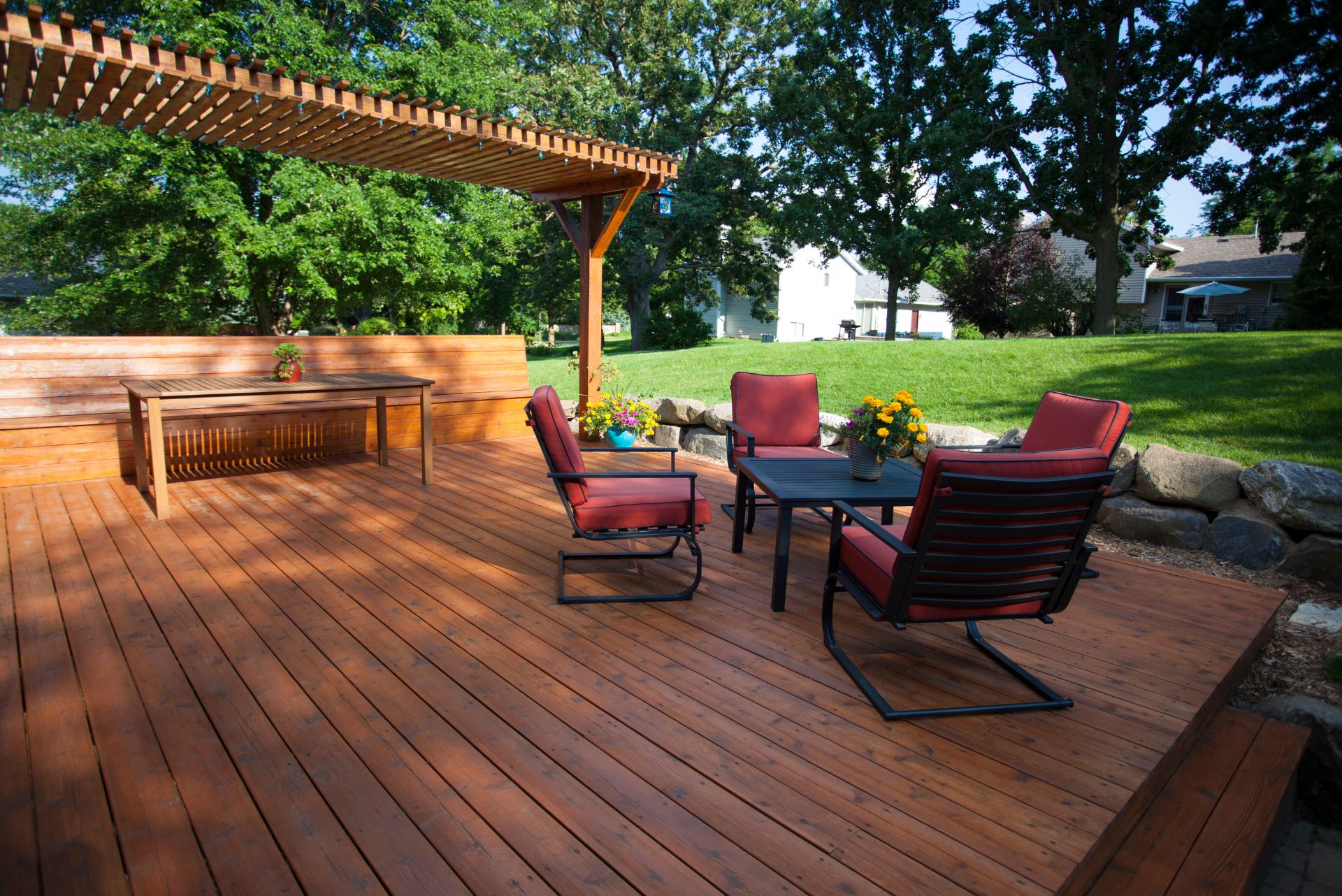 finished outdoor deck in hamilton