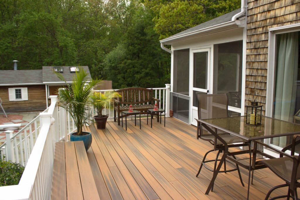 outdoor deck building in hamilton