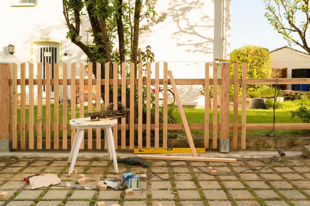 how much is labor for fence installation